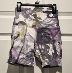 Lululemon Throwback Print "Unicorn" Align High-Rise Short 6" - Size 4 - EUC!